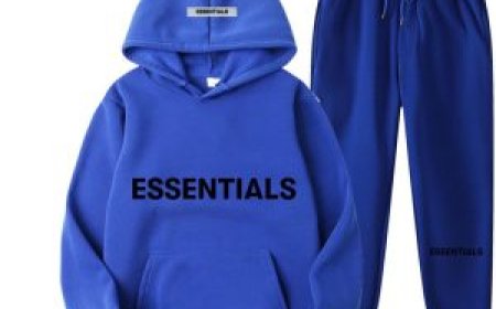 Essential Hoodie: Comfortable Fit for All-Day Use