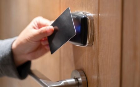 How to Stay Safe and Secure at a Hotel (A Complete Guide for 2025 Travelers)