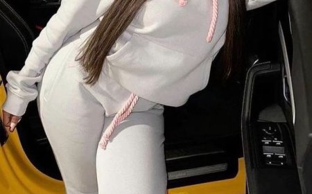 What’s the Fit Like on the Syna World Tracksuit