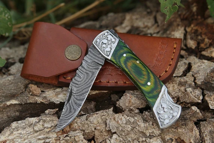 Damascus Pocket Knife: A Perfect Blend of Strength and Style