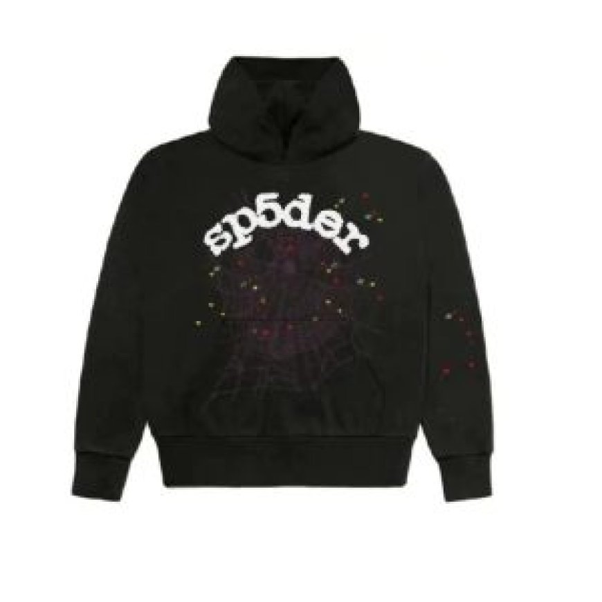 Power Meets Style – The Black Sp5der Hoodie